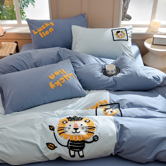 91家纺网 家纺一手货源 找家纺 炫拼家纺 2026新春款萌系A类全棉纯棉40支水洗棉毛巾绣四件套 狮子王