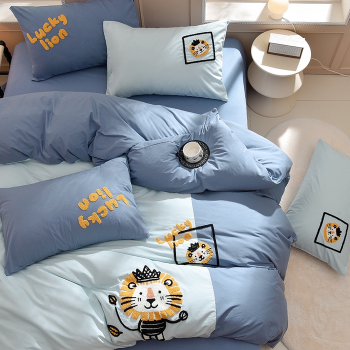 91家纺网 家纺一手货源 找家纺 炫拼家纺 2026新春款萌系A类全棉纯棉40支水洗棉毛巾绣四件套 狮子王