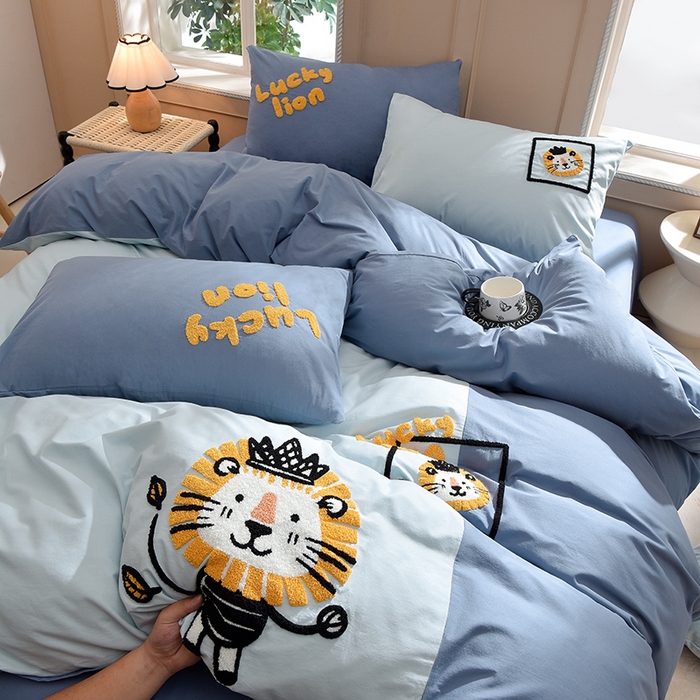 91家纺网 家纺一手货源 找家纺 炫拼家纺 2026新春款萌系A类全棉纯棉40支水洗棉毛巾绣四件套 狮子王