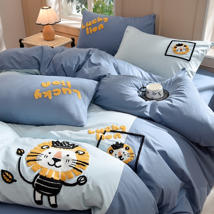 91家纺网 家纺一手货源 找家纺 炫拼家纺 2026新春款萌系A类全棉纯棉40支水洗棉毛巾绣四件套 狮子王