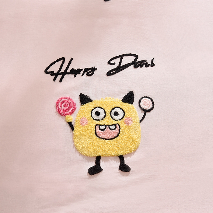 91家纺网 家纺一手货源 找家纺 炫拼家纺 2026新春款萌系A类全棉纯棉40支水洗棉毛巾绣四件套 小怪兽-粉