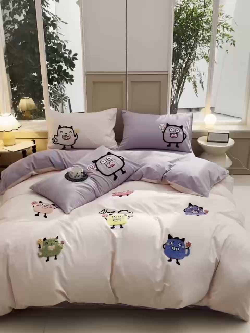 91家纺网 家纺一手货源 找家纺 炫拼家纺 2026新春款萌系A类全棉纯棉40支水洗棉毛巾绣四件套 小怪兽-粉