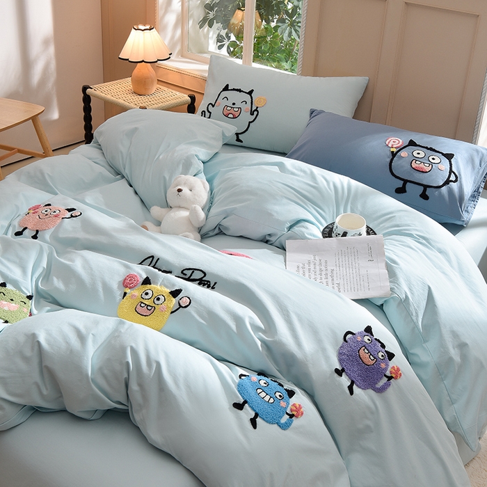 91家纺网 家纺一手货源 找家纺 炫拼家纺 2026新春款萌系A类全棉纯棉40支水洗棉毛巾绣四件套 小怪兽-兰