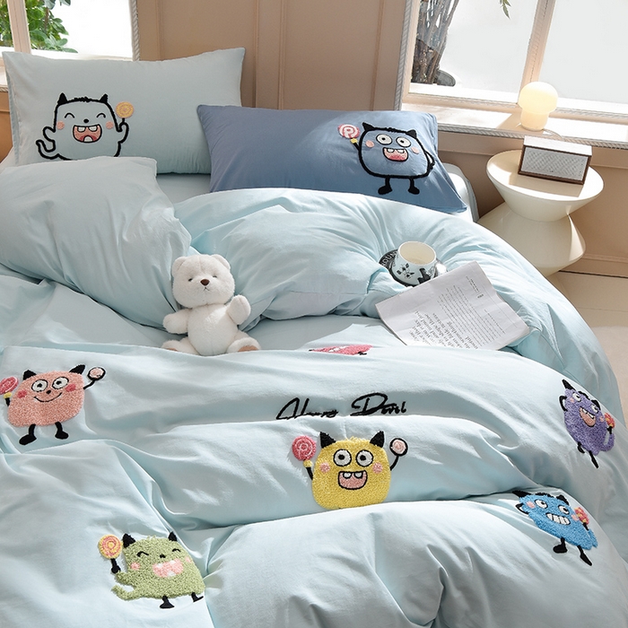 91家纺网 家纺一手货源 找家纺 炫拼家纺 2026新春款萌系A类全棉纯棉40支水洗棉毛巾绣四件套 小怪兽-兰