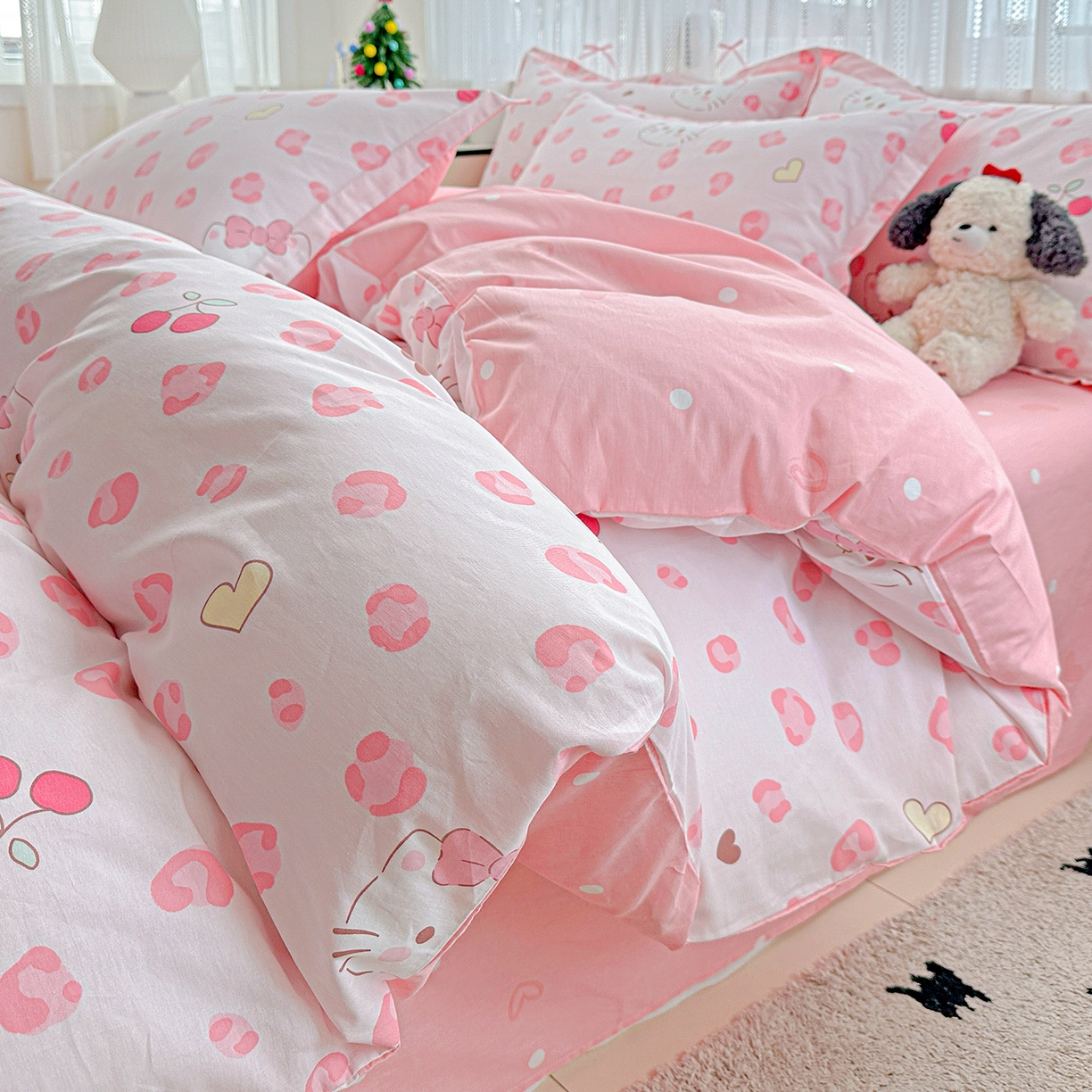 91家纺网 家纺一手货源 找家纺 恩泽家纺 2025新款全棉纯棉12868喷气印花系列四件套-第二批 时尚猫咪粉