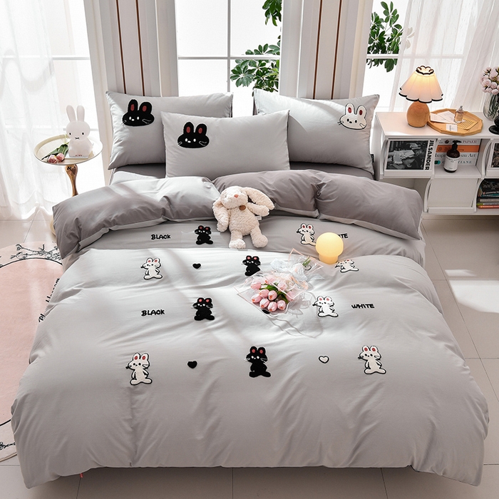 91家纺网 家纺一手货源 找家纺 炫拼家纺 2026新春款萌系A类全棉纯棉40支水洗棉毛巾绣四件套 黑白兔-灰