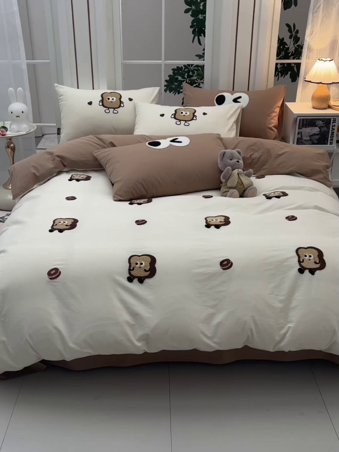 91家纺网 家纺一手货源 找家纺 炫拼家纺 2026新春款萌系A类全棉纯棉40支水洗棉毛巾绣四件套 面包甜甜圈