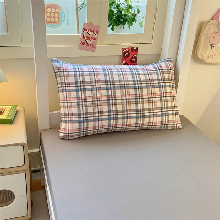 91家纺网 家纺一手货源 找家纺 慕木家纺 2025新款A类亲肤磨毛简约无印风水洗棉学生大礼包上下铺条纹套件系列 简兮格粉+中灰