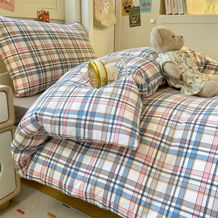 91家纺网 家纺一手货源 找家纺 慕木家纺 2025新款A类亲肤磨毛简约无印风水洗棉学生大礼包上下铺条纹套件系列 简兮格粉+中灰