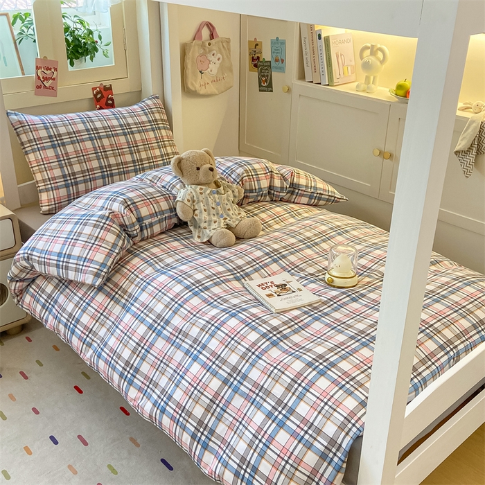 91家纺网 家纺一手货源 找家纺 慕木家纺 2025新款A类亲肤磨毛简约无印风水洗棉学生大礼包上下铺条纹套件系列 简兮格粉+中灰