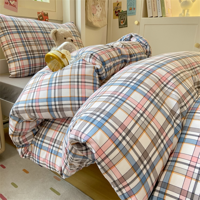 91家纺网 家纺一手货源 找家纺 慕木家纺 2025新款A类亲肤磨毛简约无印风水洗棉学生大礼包上下铺条纹套件系列 简兮格粉+中灰