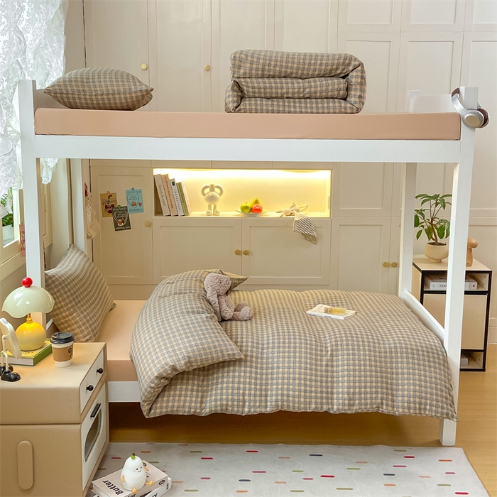 91家纺网 家纺一手货源 找家纺 慕木家纺 2025新款A类亲肤磨毛简约无印风水洗棉学生大礼包上下铺条纹套件系列 玛卡朵+奶黄