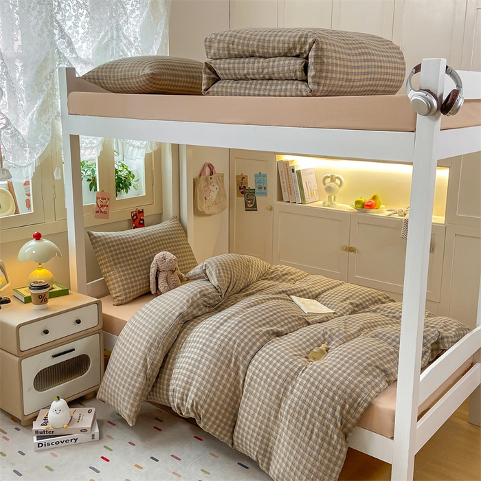 91家纺网 家纺一手货源 找家纺 慕木家纺 2025新款A类亲肤磨毛简约无印风水洗棉学生大礼包上下铺条纹套件系列 玛卡朵+奶黄