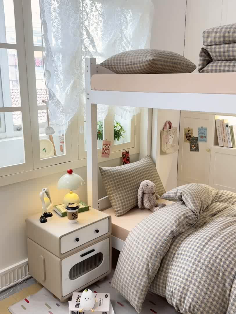 91家纺网 家纺一手货源 找家纺 慕木家纺 2025新款A类亲肤磨毛简约无印风水洗棉学生大礼包上下铺条纹套件系列 玛卡朵+奶黄