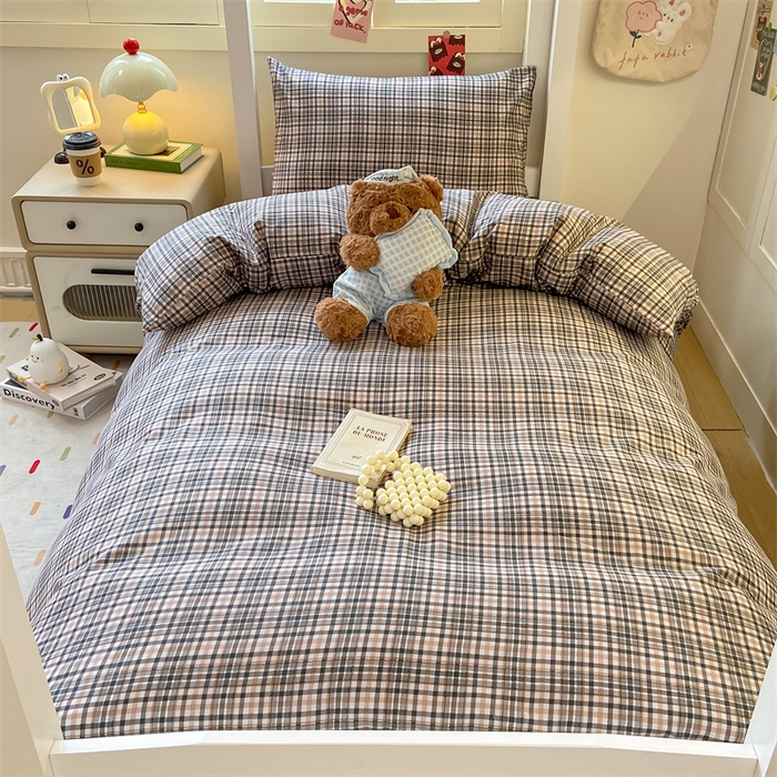 91家纺网 家纺一手货源 找家纺 慕木家纺 2025新款A类亲肤磨毛简约无印风水洗棉学生大礼包上下铺条纹套件系列 拉菲格+中灰