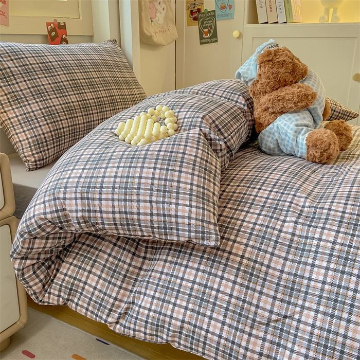 91家纺网 家纺一手货源 找家纺 慕木家纺 2025新款A类亲肤磨毛简约无印风水洗棉学生大礼包上下铺条纹套件系列 拉菲格+中灰