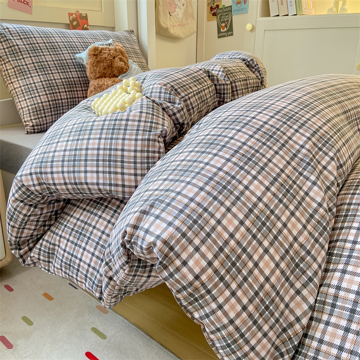 91家纺网 家纺一手货源 找家纺 慕木家纺 2025新款A类亲肤磨毛简约无印风水洗棉学生大礼包上下铺条纹套件系列 拉菲格+中灰