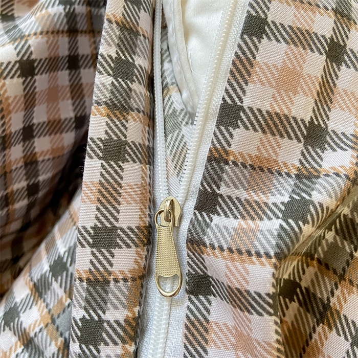 91家纺网 家纺一手货源 找家纺 慕木家纺 2025新款A类亲肤磨毛简约无印风水洗棉学生大礼包上下铺条纹套件系列 拉菲格+中灰