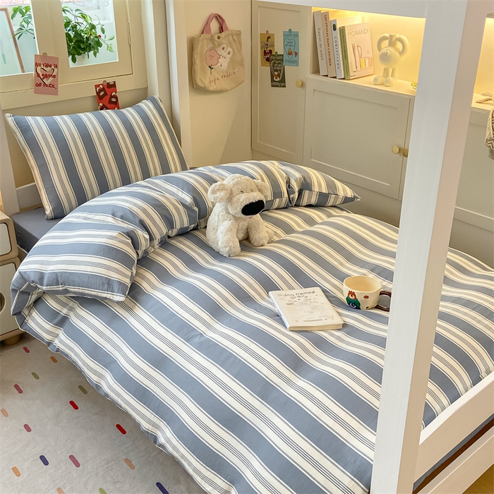 91家纺网 家纺一手货源 找家纺 慕木家纺 2025新款A类亲肤磨毛简约无印风水洗棉学生大礼包上下铺条纹套件系列 简兮格粉+中灰