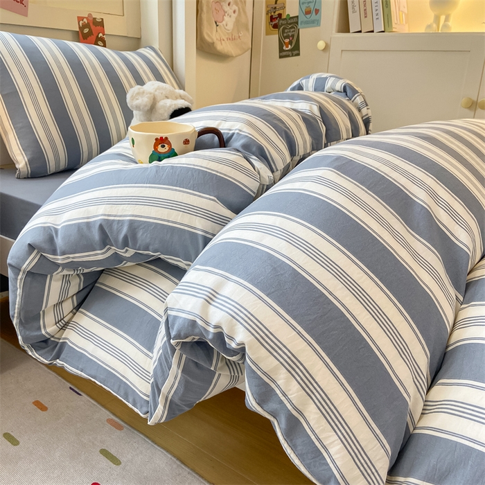 91家纺网 家纺一手货源 找家纺 慕木家纺 2025新款A类亲肤磨毛简约无印风水洗棉学生大礼包上下铺条纹套件系列 简兮格粉+中灰