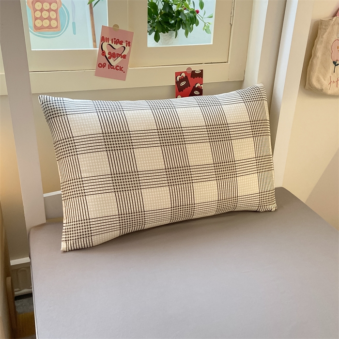 91家纺网 家纺一手货源 找家纺 慕木家纺 2025新款A类亲肤磨毛简约无印风水洗棉学生大礼包上下铺条纹套件系列 暗影千鸟+中灰