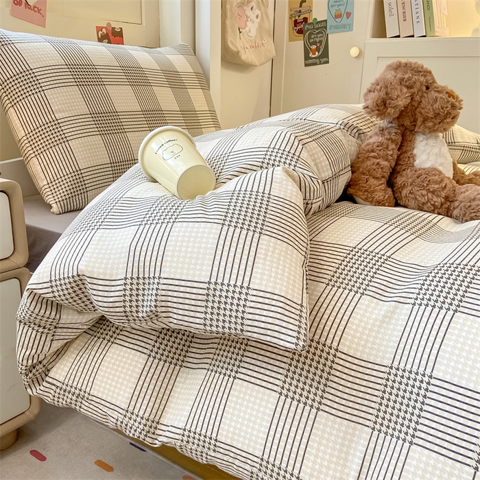 91家纺网 家纺一手货源 找家纺 慕木家纺 2025新款A类亲肤磨毛简约无印风水洗棉学生大礼包上下铺条纹套件系列 暗影千鸟+中灰