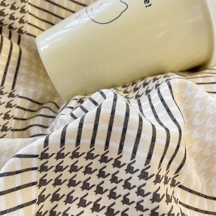 91家纺网 家纺一手货源 找家纺 慕木家纺 2025新款A类亲肤磨毛简约无印风水洗棉学生大礼包上下铺条纹套件系列 暗影千鸟+中灰