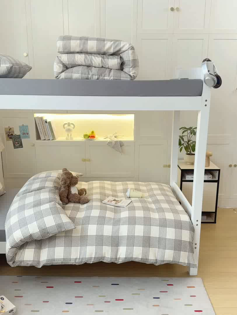 91家纺网 家纺一手货源 找家纺 慕木家纺 2025新款A类亲肤磨毛简约无印风水洗棉学生大礼包上下铺条纹套件系列 暗影千鸟+中灰