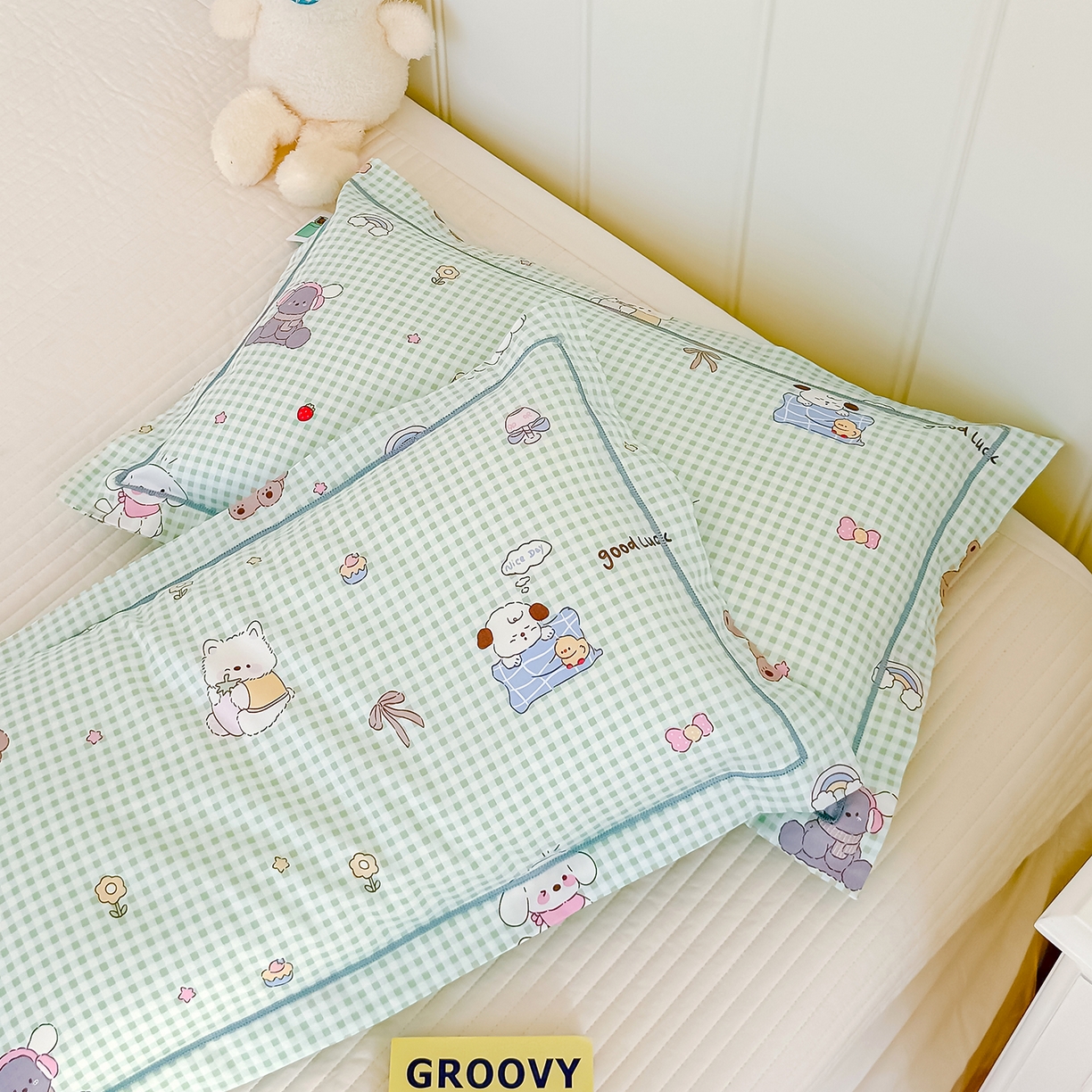 91家纺网 家纺一手货源 找家纺 良佐生活 2025新款A类60s全棉纯棉贡缎一字绣枕套 萌宠乐园