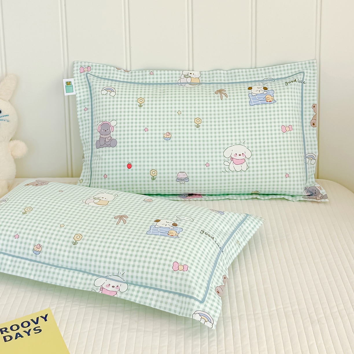 良佐生活 2025新款A类60s全棉纯棉贡缎一字绣枕套 萌宠乐园