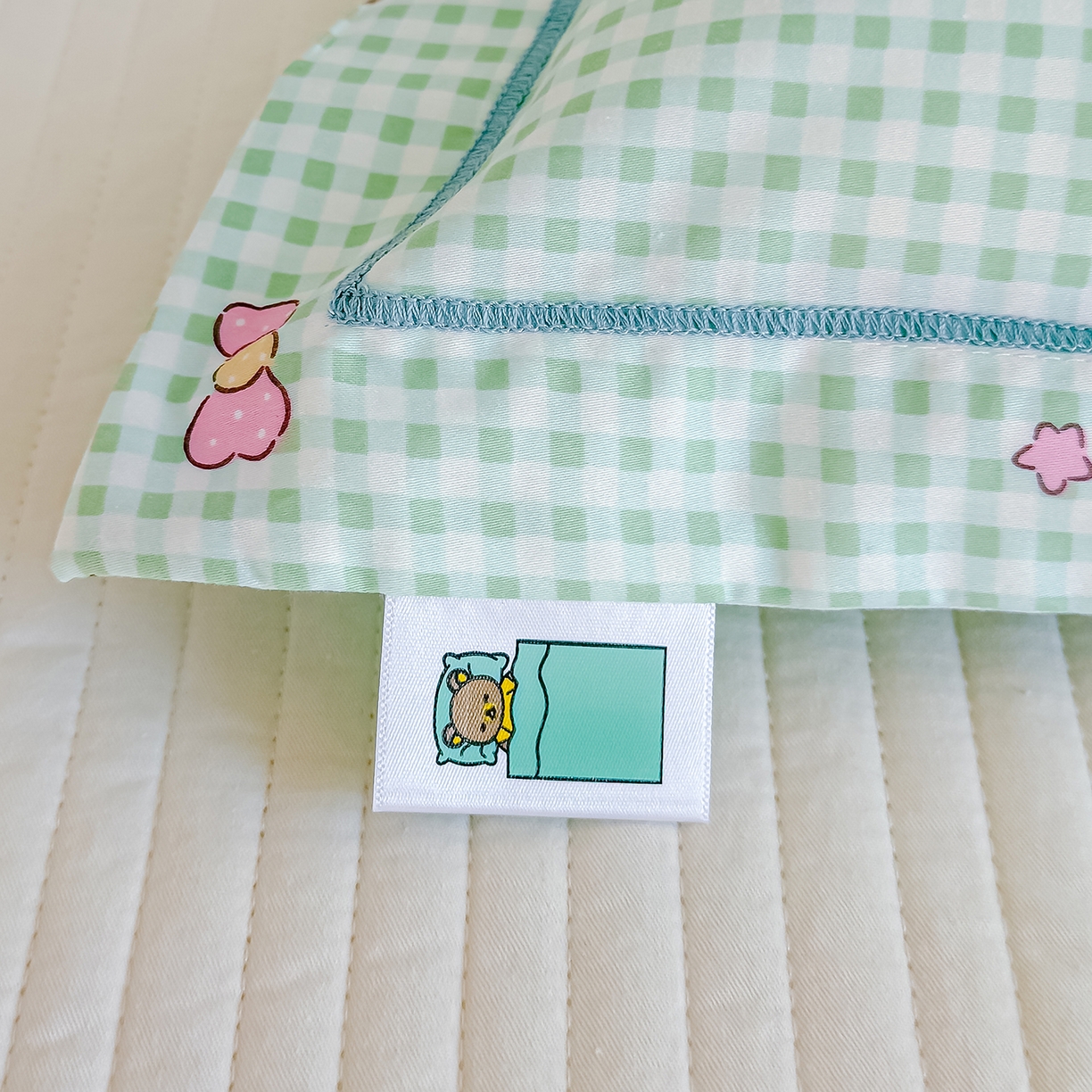 91家纺网 家纺一手货源 找家纺 良佐生活 2025新款A类60s全棉纯棉贡缎一字绣枕套 萌宠乐园