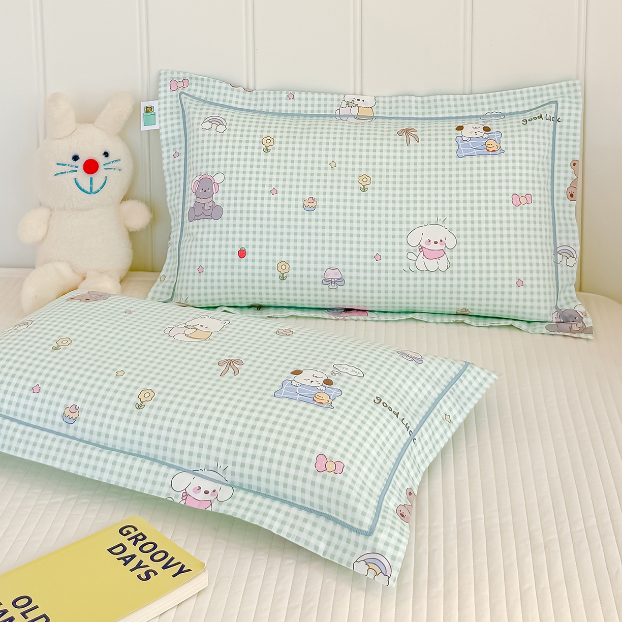 91家纺网 家纺一手货源 找家纺 良佐生活 2025新款A类60s全棉纯棉贡缎一字绣枕套 萌宠乐园