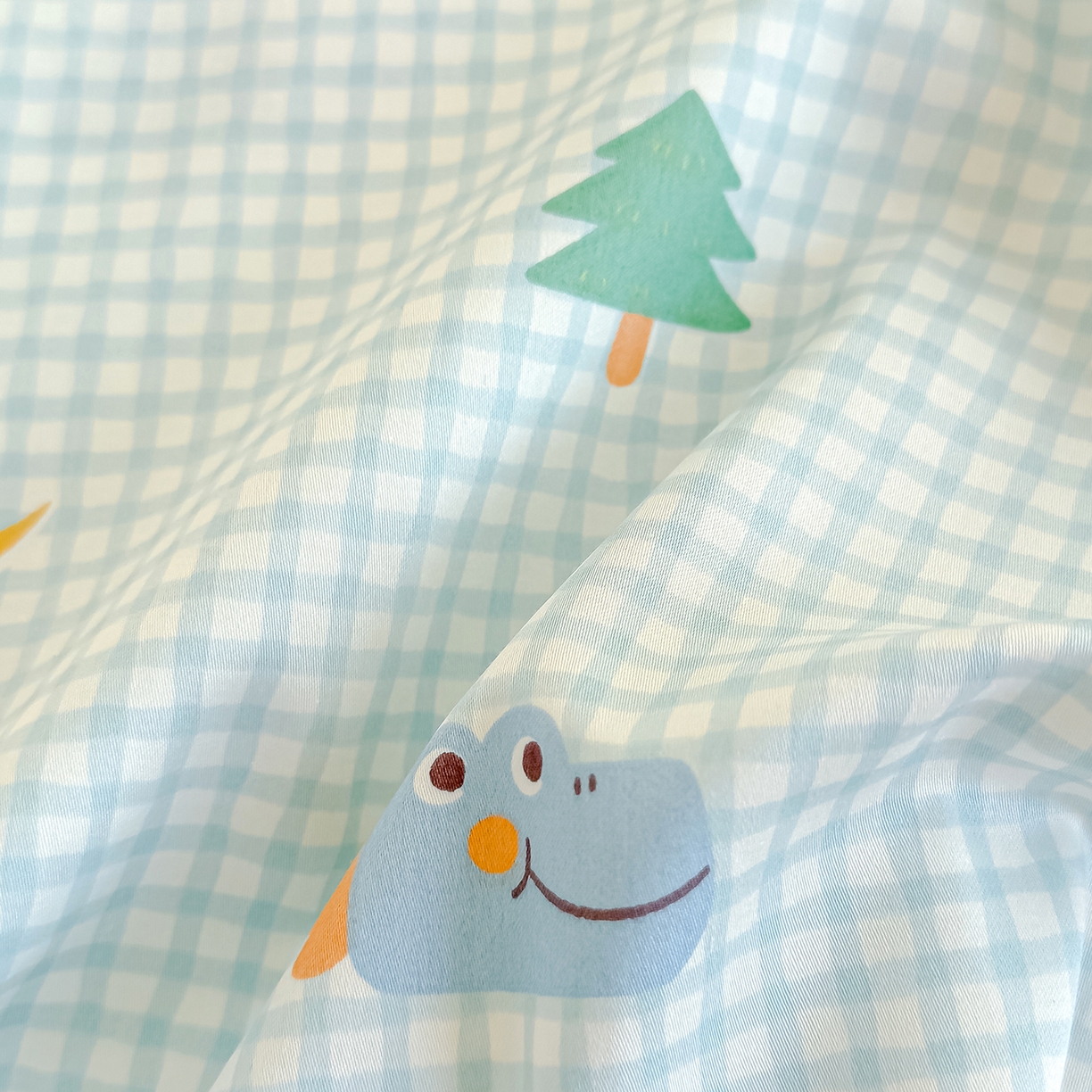 91家纺网 家纺一手货源 找家纺 良佐生活 2025新款A类60s全棉纯棉贡缎一字绣枕套 恐龙比赛