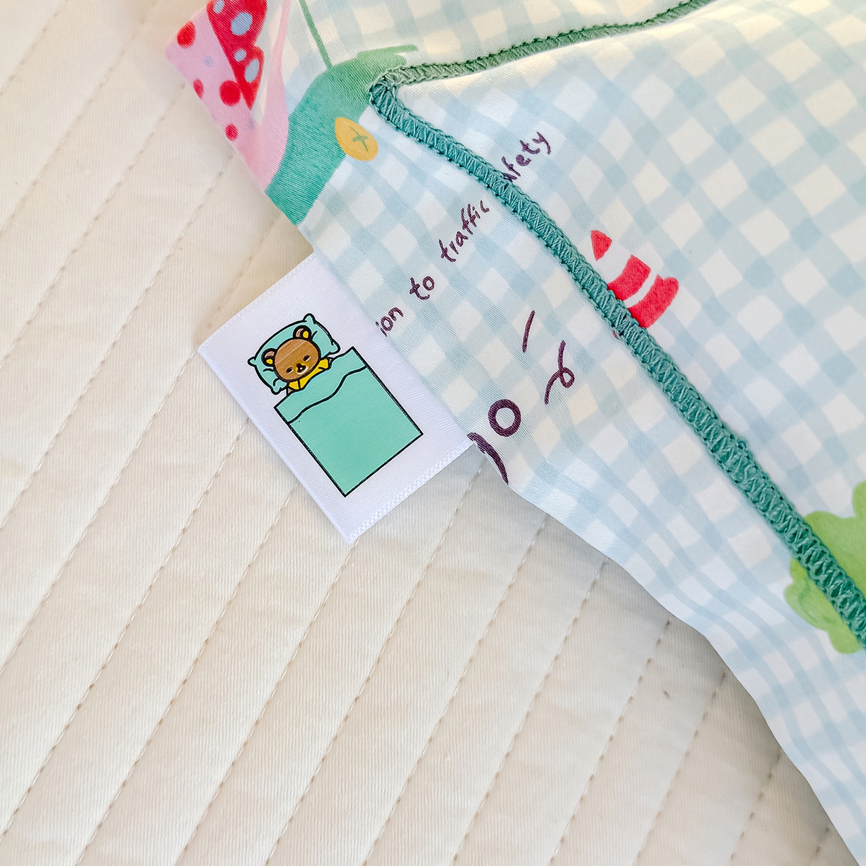 91家纺网 家纺一手货源 找家纺 良佐生活 2025新款A类60s全棉纯棉贡缎一字绣枕套 恐龙比赛