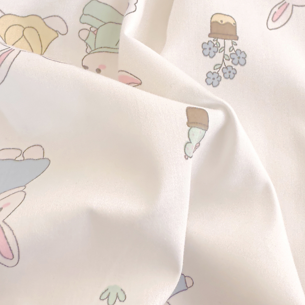 91家纺网 家纺一手货源 找家纺 良佐生活 2025新款A类60s全棉纯棉贡缎一字绣枕套 小兔菲菲