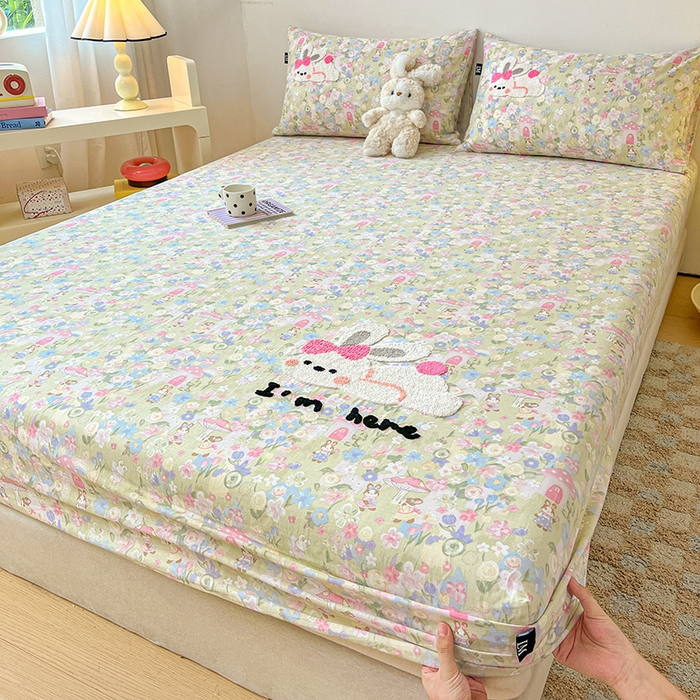 91家纺网 家纺一手货源 找家纺 乐美家纺 2025新款懒洋洋全棉双层纱毛巾绣床笠三件套（提供买家秀） 可妮兔