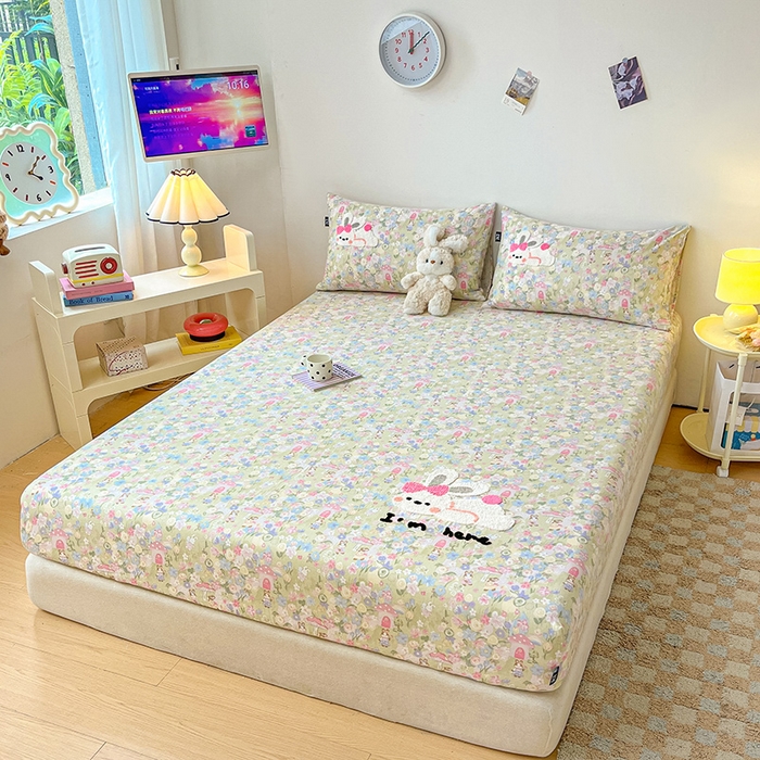 91家纺网 家纺一手货源 找家纺 乐美家纺 2025新款懒洋洋全棉双层纱毛巾绣床笠三件套（提供买家秀） 可妮兔