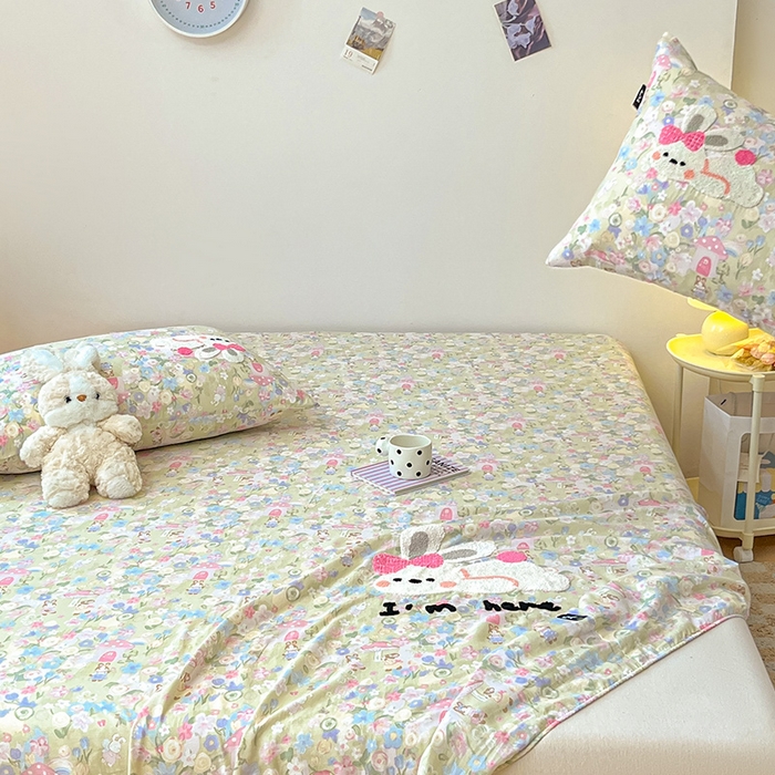 91家纺网 家纺一手货源 找家纺 乐美家纺 2025新款懒洋洋全棉双层纱毛巾绣床笠三件套（提供买家秀） 可妮兔