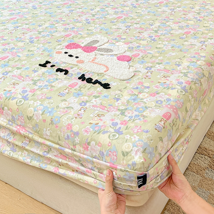 91家纺网 家纺一手货源 找家纺 乐美家纺 2025新款懒洋洋全棉双层纱毛巾绣床笠三件套（提供买家秀） 可妮兔