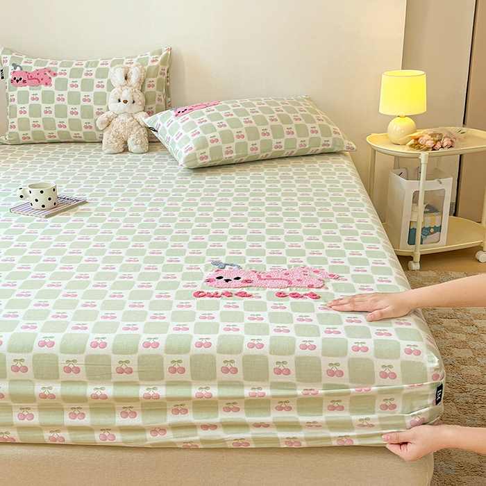 91家纺网 家纺一手货源 找家纺 乐美家纺 2025新款懒洋洋全棉双层纱毛巾绣床笠三件套（提供买家秀） 蔓蔓猫