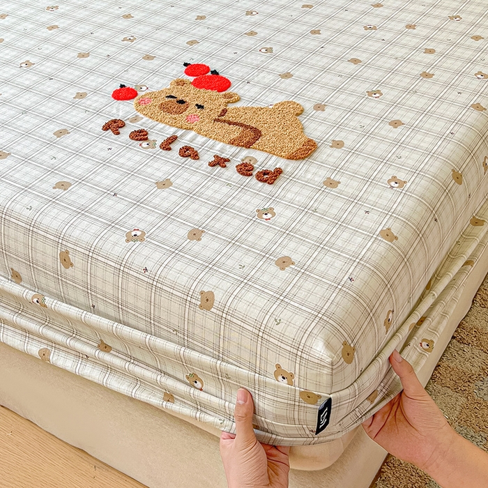 91家纺网 家纺一手货源 找家纺 乐美家纺 2025新款懒洋洋全棉双层纱毛巾绣床笠三件套（提供买家秀） 排排熊