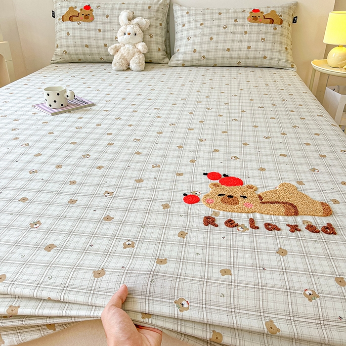 91家纺网 家纺一手货源 找家纺 乐美家纺 2025新款懒洋洋全棉双层纱毛巾绣床笠三件套（提供买家秀） 排排熊