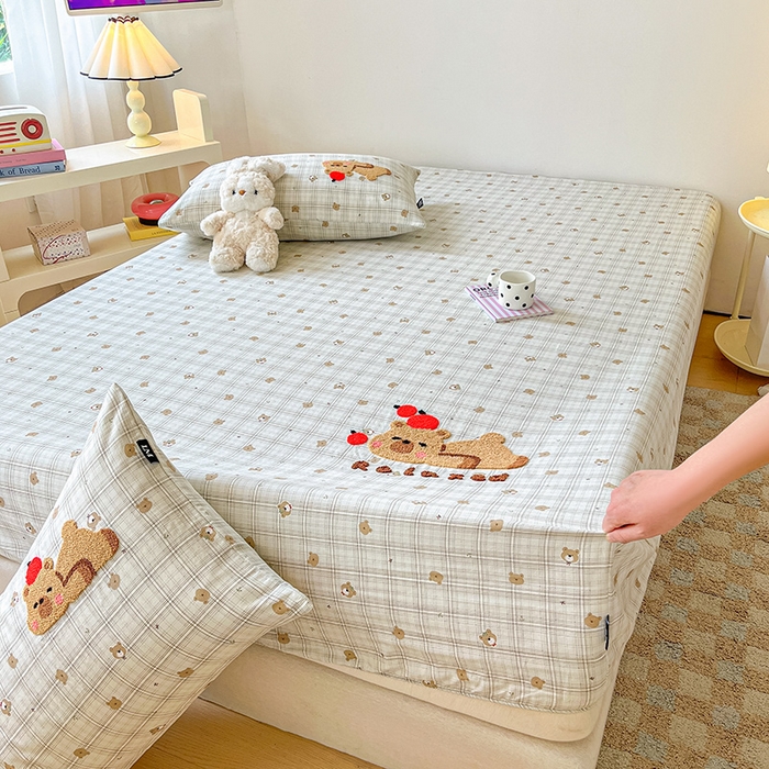 91家纺网 家纺一手货源 找家纺 乐美家纺 2025新款懒洋洋全棉双层纱毛巾绣床笠三件套（提供买家秀） 排排熊