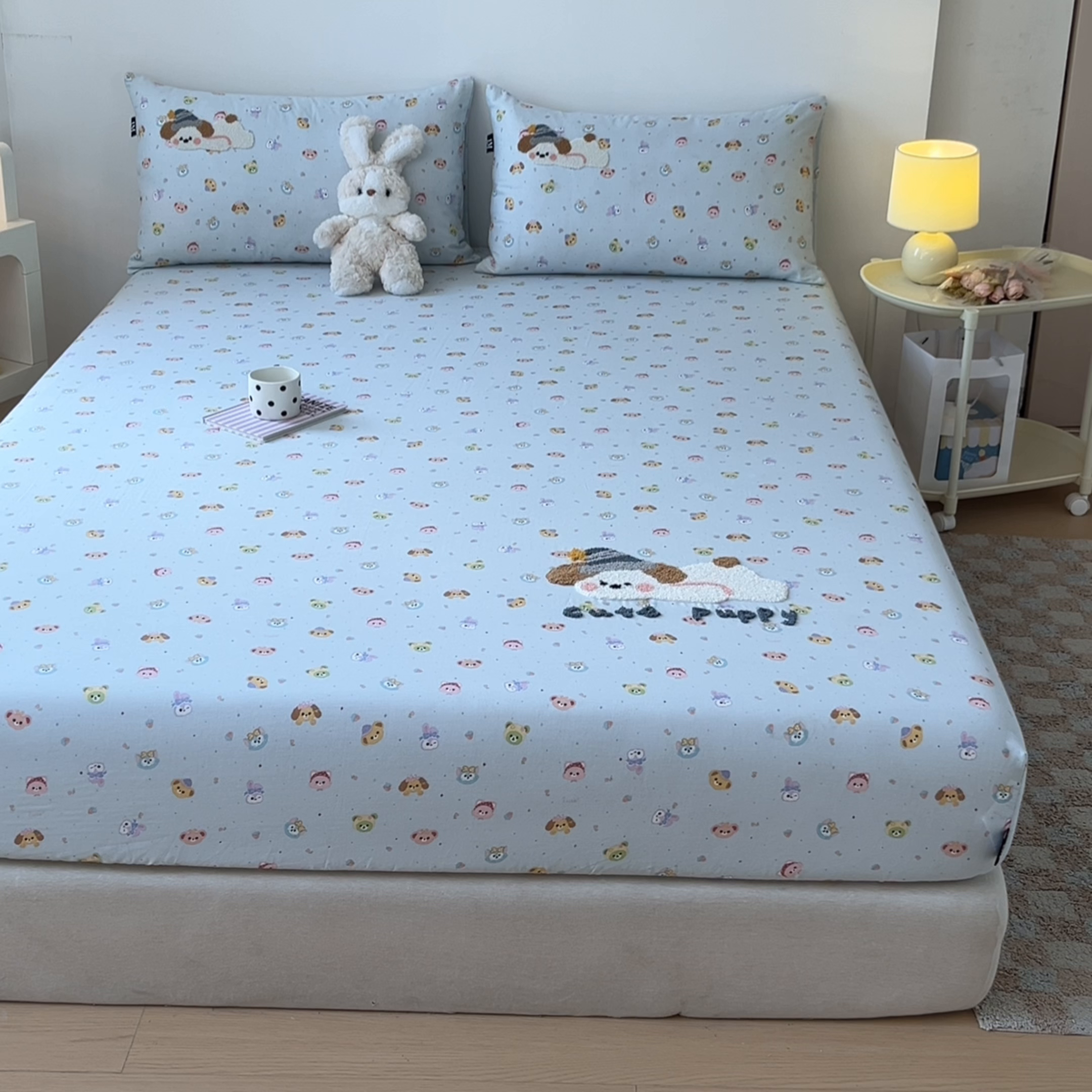 91家纺网 家纺一手货源 找家纺 乐美家纺 2025新款懒洋洋全棉双层纱毛巾绣床笠三件套（提供买家秀） 星星狗