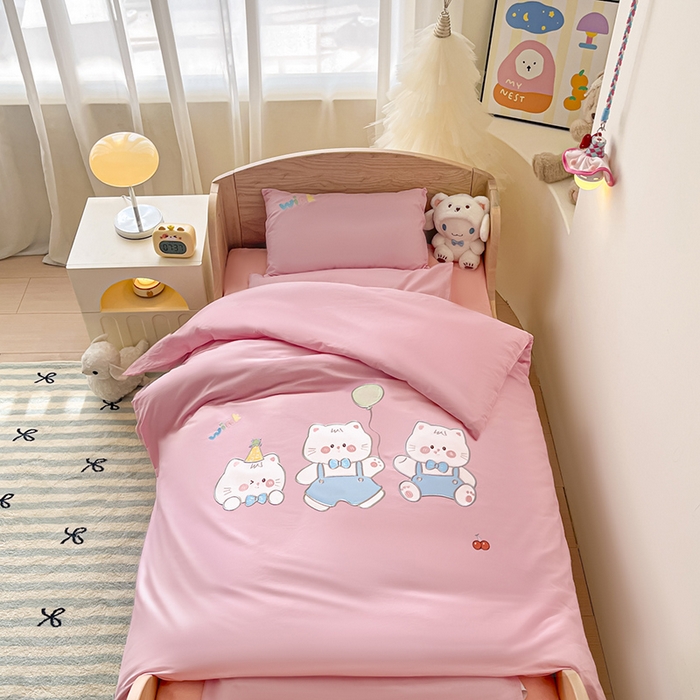 91家纺网 家纺一手货源 找家纺 （总）乐沐家纺 2025新款全棉纯棉高端贴布刺绣幼儿园套件儿童三件套被子被芯婴童宝宝六件套七件套