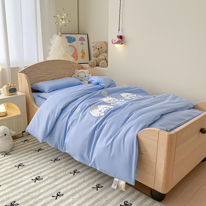 91家纺网 家纺一手货源 找家纺 乐沐家纺 2025新款全棉纯棉高端贴布刺绣幼儿园套件儿童三件套被子被芯婴童宝宝六件套七件套 气球小猫