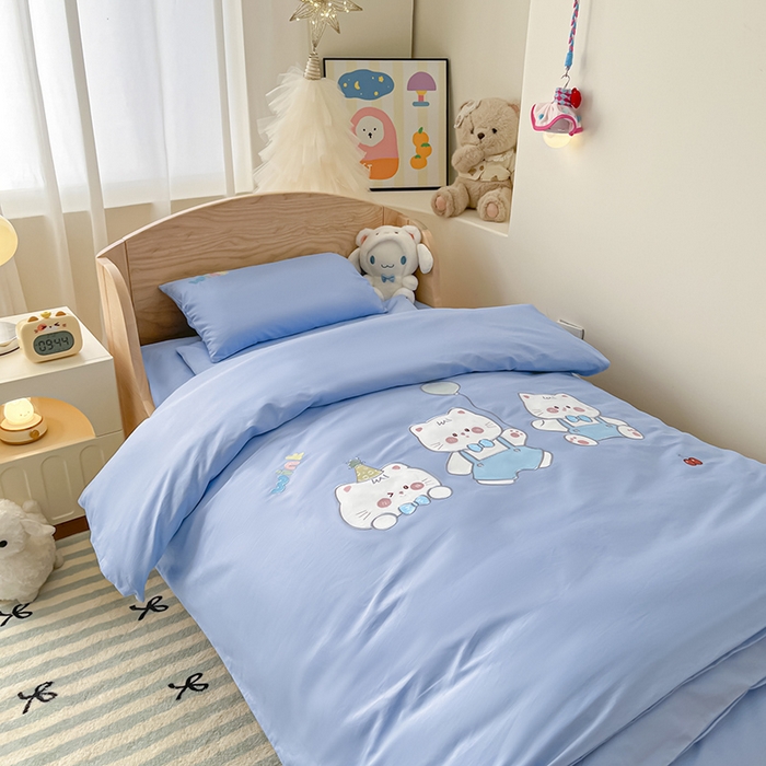 91家纺网 家纺一手货源 找家纺 乐沐家纺 2025新款全棉纯棉高端贴布刺绣幼儿园套件儿童三件套被子被芯婴童宝宝六件套七件套 气球小猫