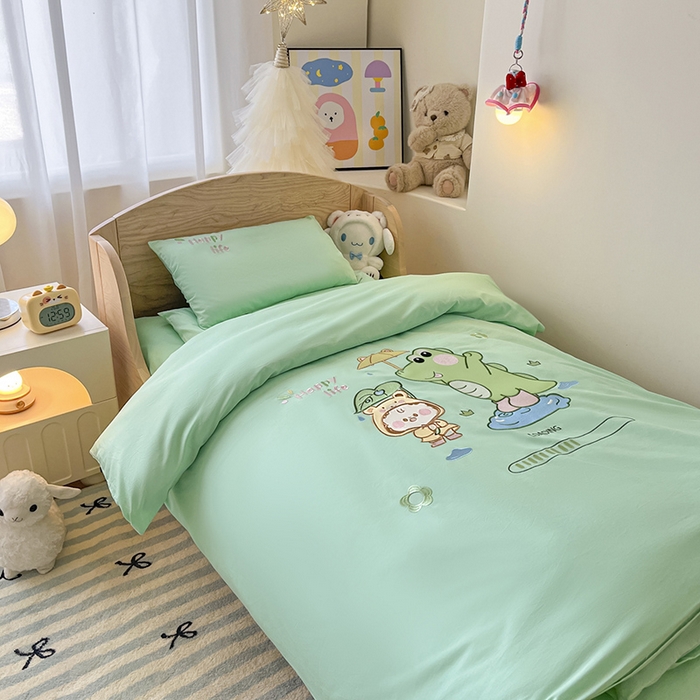 91家纺网 家纺一手货源 找家纺 乐沐家纺 2025新款全棉纯棉高端贴布刺绣幼儿园套件儿童三件套被子被芯婴童宝宝六件套七件套 快乐生活