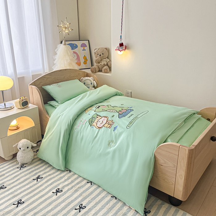 91家纺网 家纺一手货源 找家纺 乐沐家纺 2025新款全棉纯棉高端贴布刺绣幼儿园套件儿童三件套被子被芯婴童宝宝六件套七件套 快乐生活