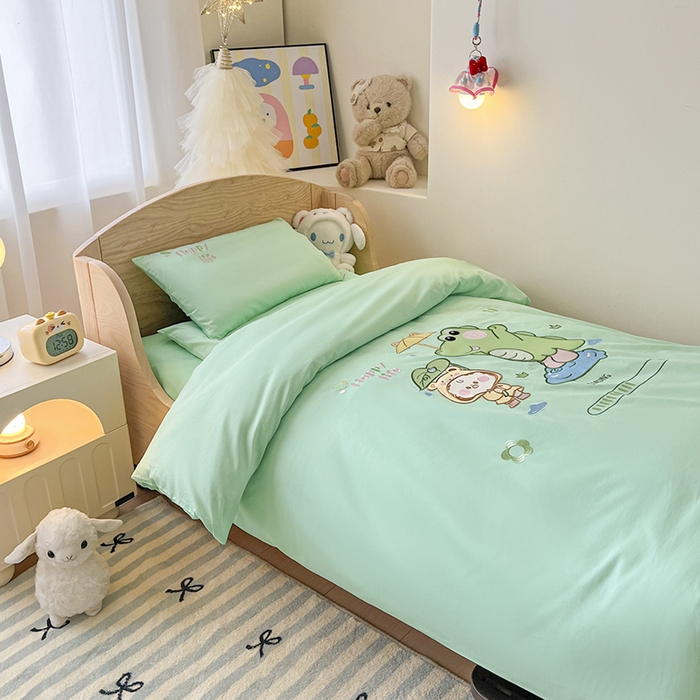 91家纺网 家纺一手货源 找家纺 乐沐家纺 2025新款全棉纯棉高端贴布刺绣幼儿园套件儿童三件套被子被芯婴童宝宝六件套七件套 快乐生活